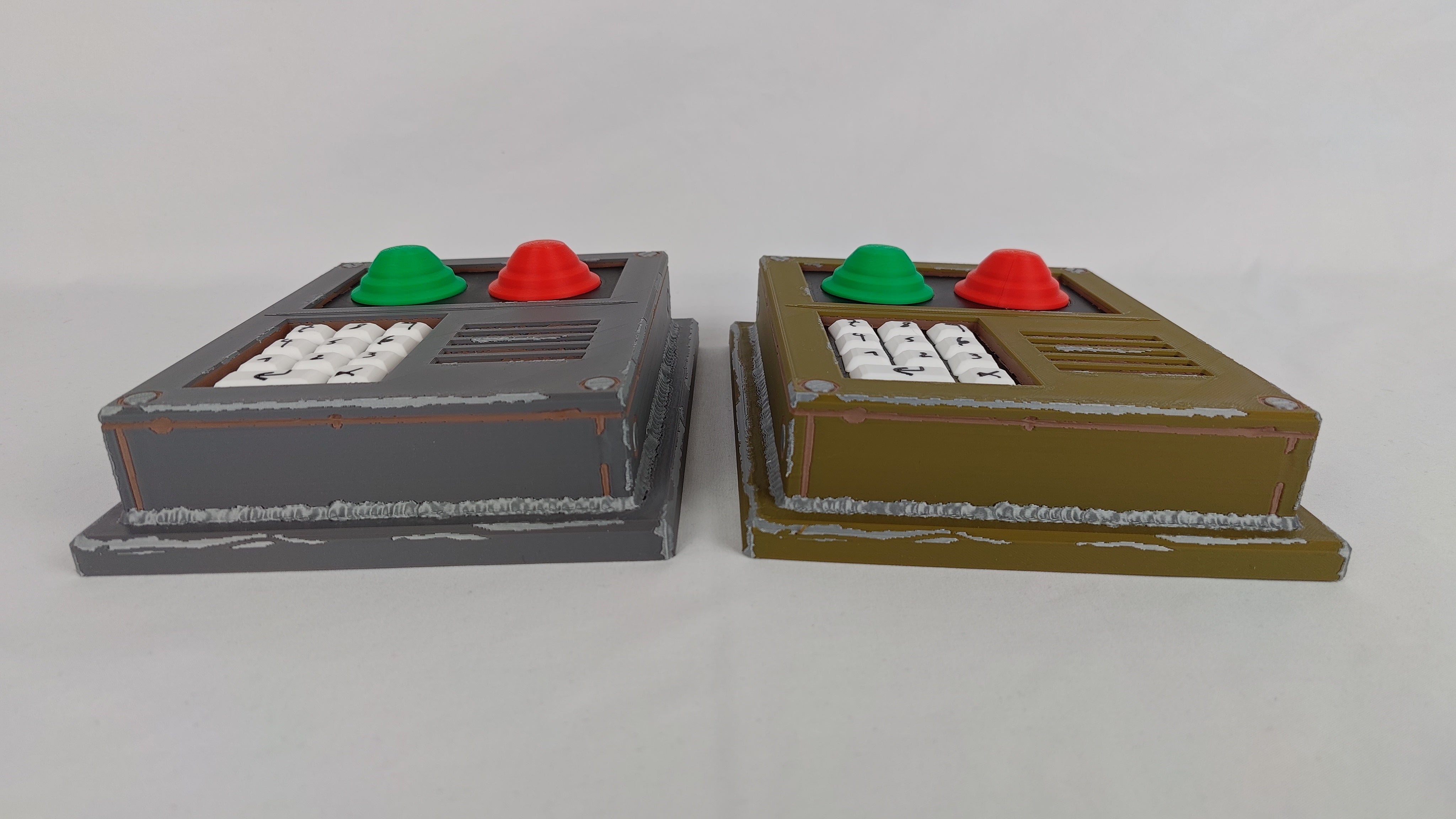 Rust Life-Size Code Lock Prop – DirtMerch