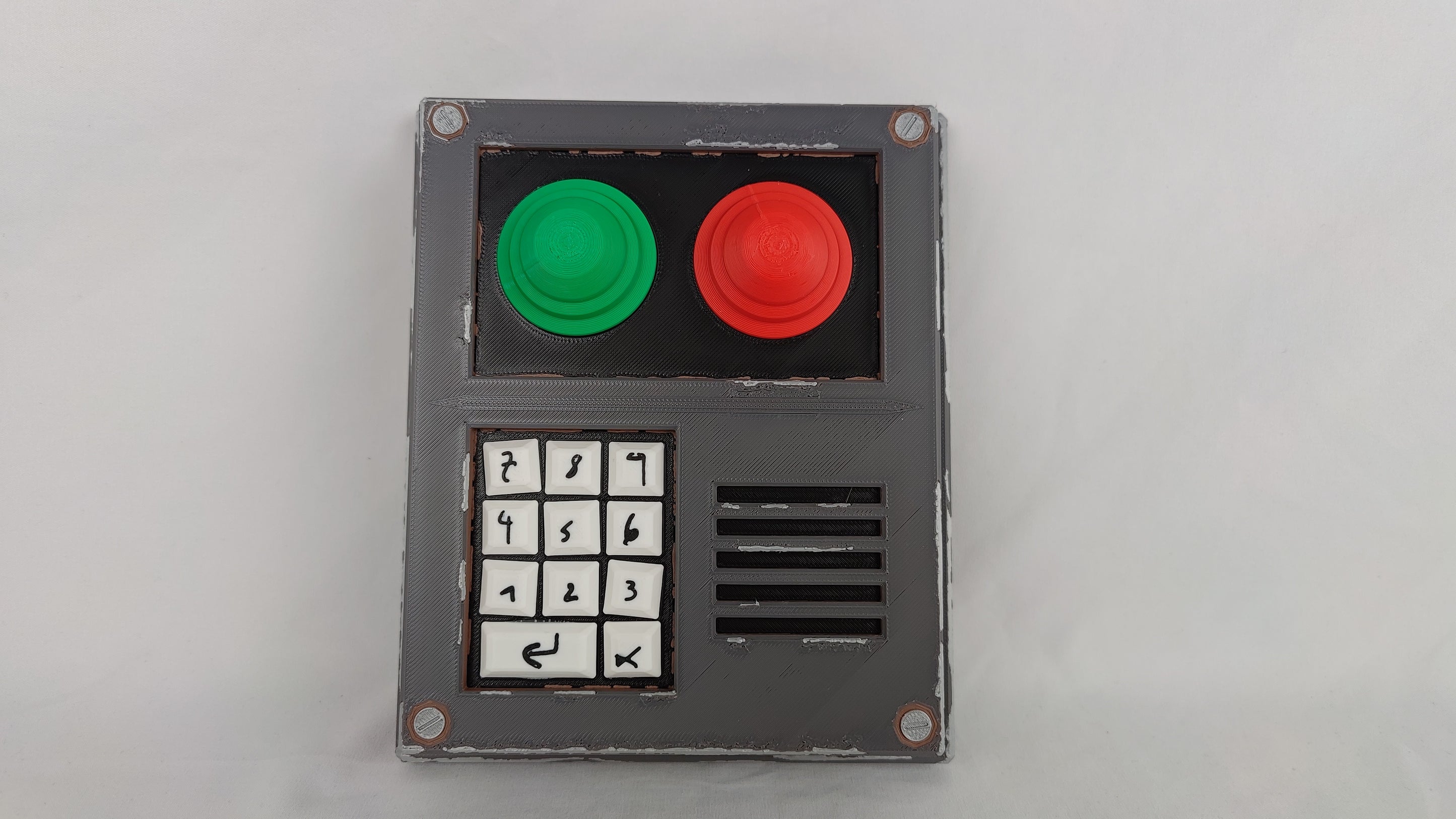 Rust Life-Size Code Lock Prop – DirtMerch